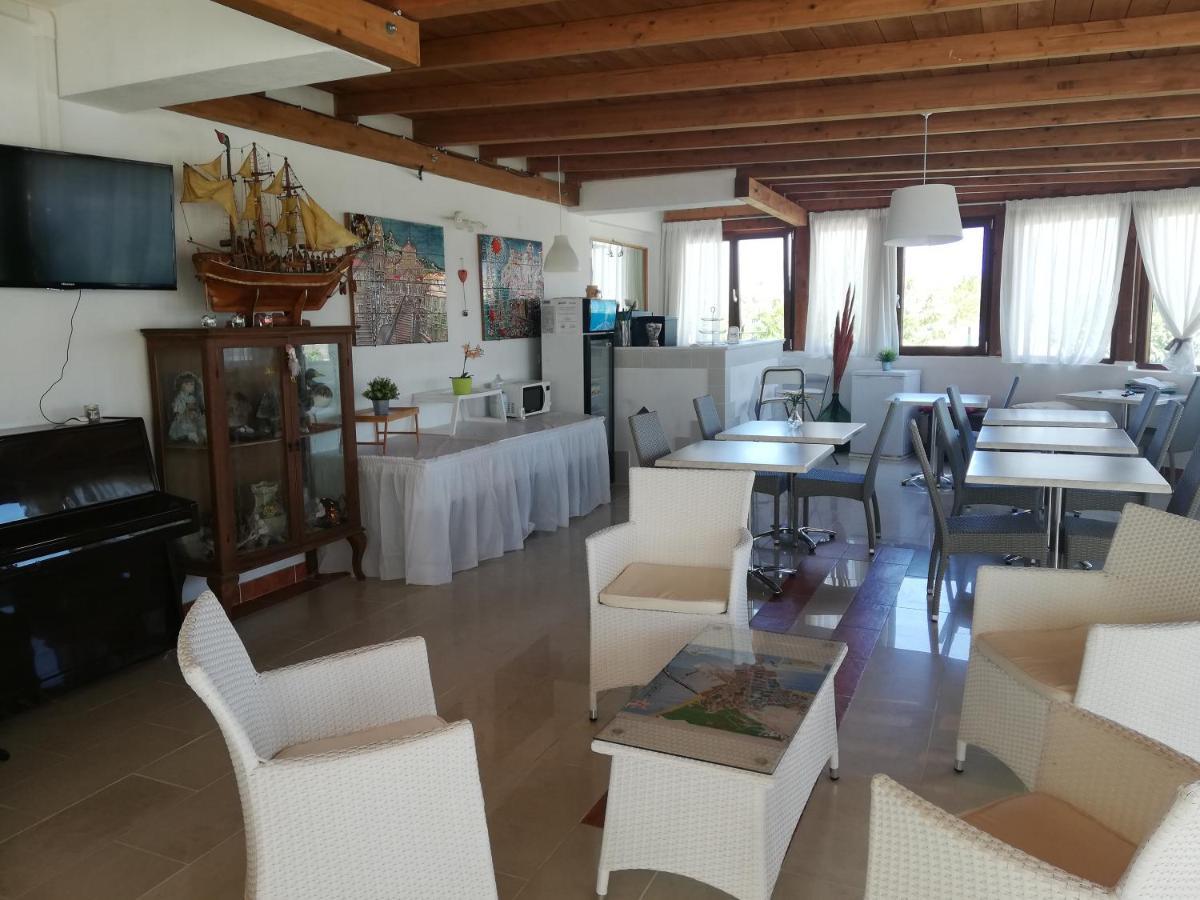 B&B Palazzo Manfredi Vieste, Fronte Mare Con Parcheggio Экстерьер фото