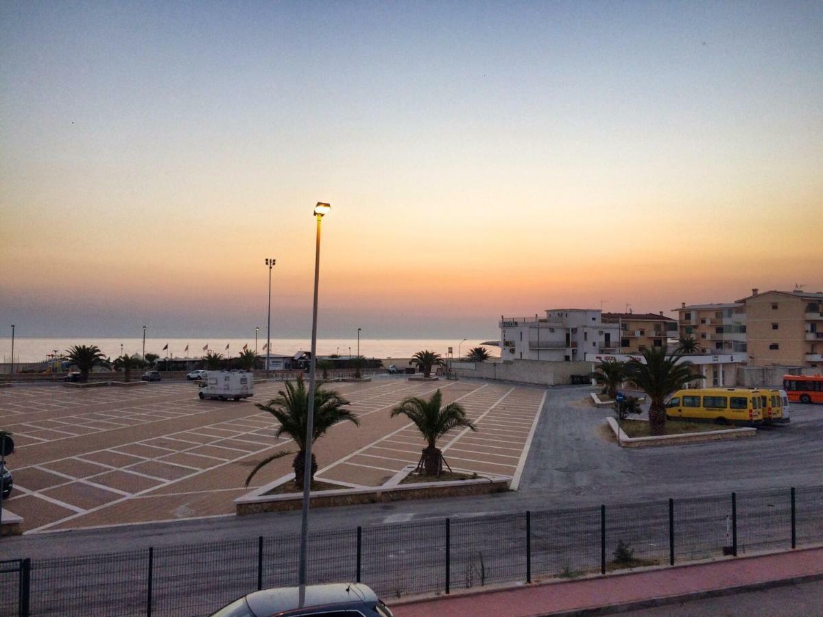 B&B Palazzo Manfredi Vieste, Fronte Mare Con Parcheggio Экстерьер фото